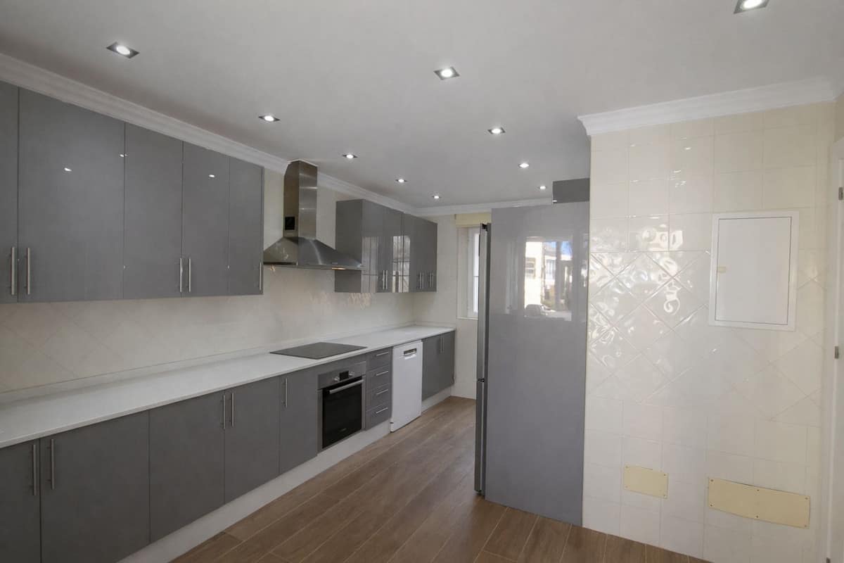 Ruime halfvrijstaande villa met 3 slaapkamers in Elviria in Elviria - foto 17