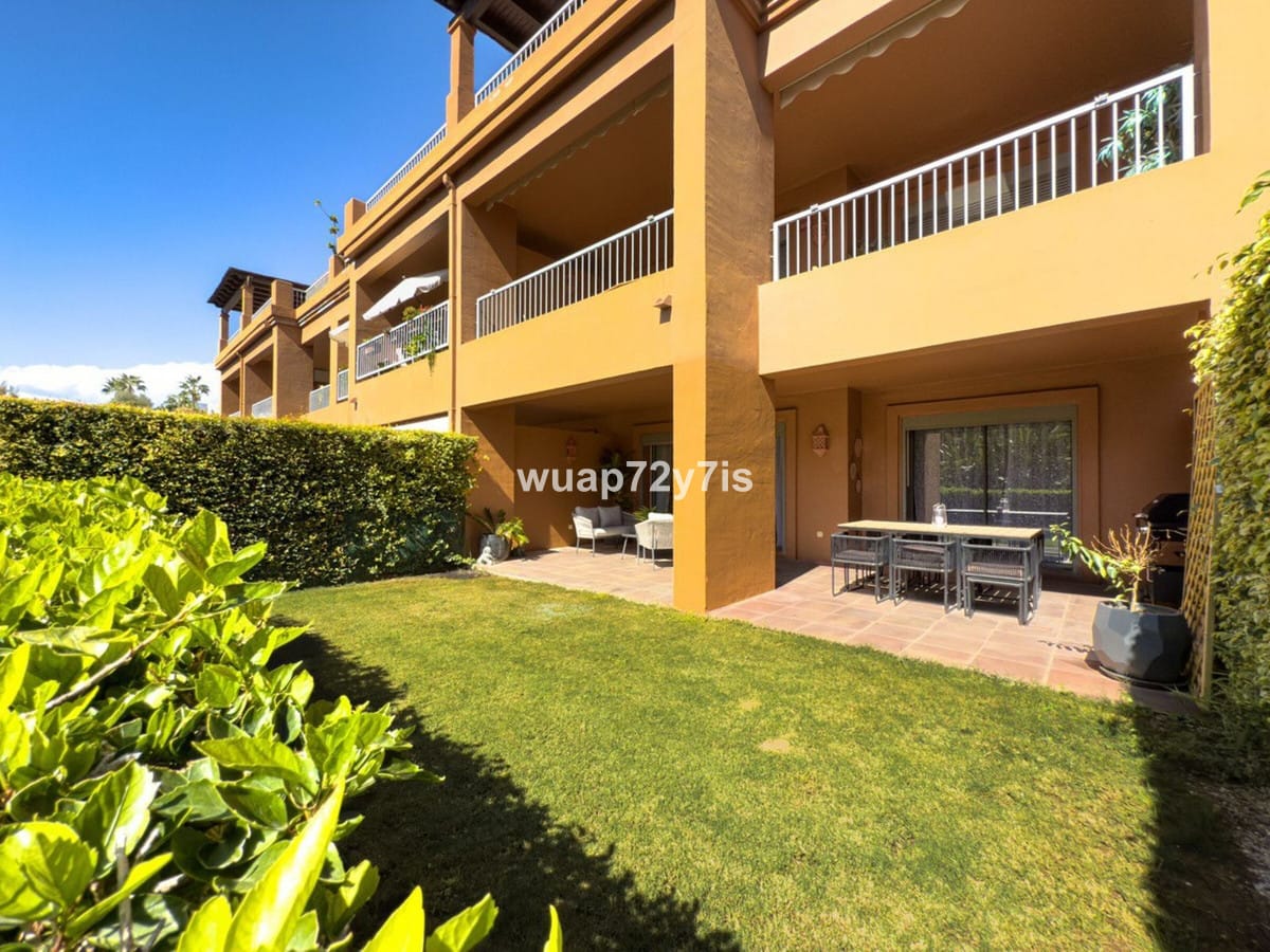 Begane grond appartement met 3 slaapkamers in Benatalaya, Estepona in Estepona - foto 11