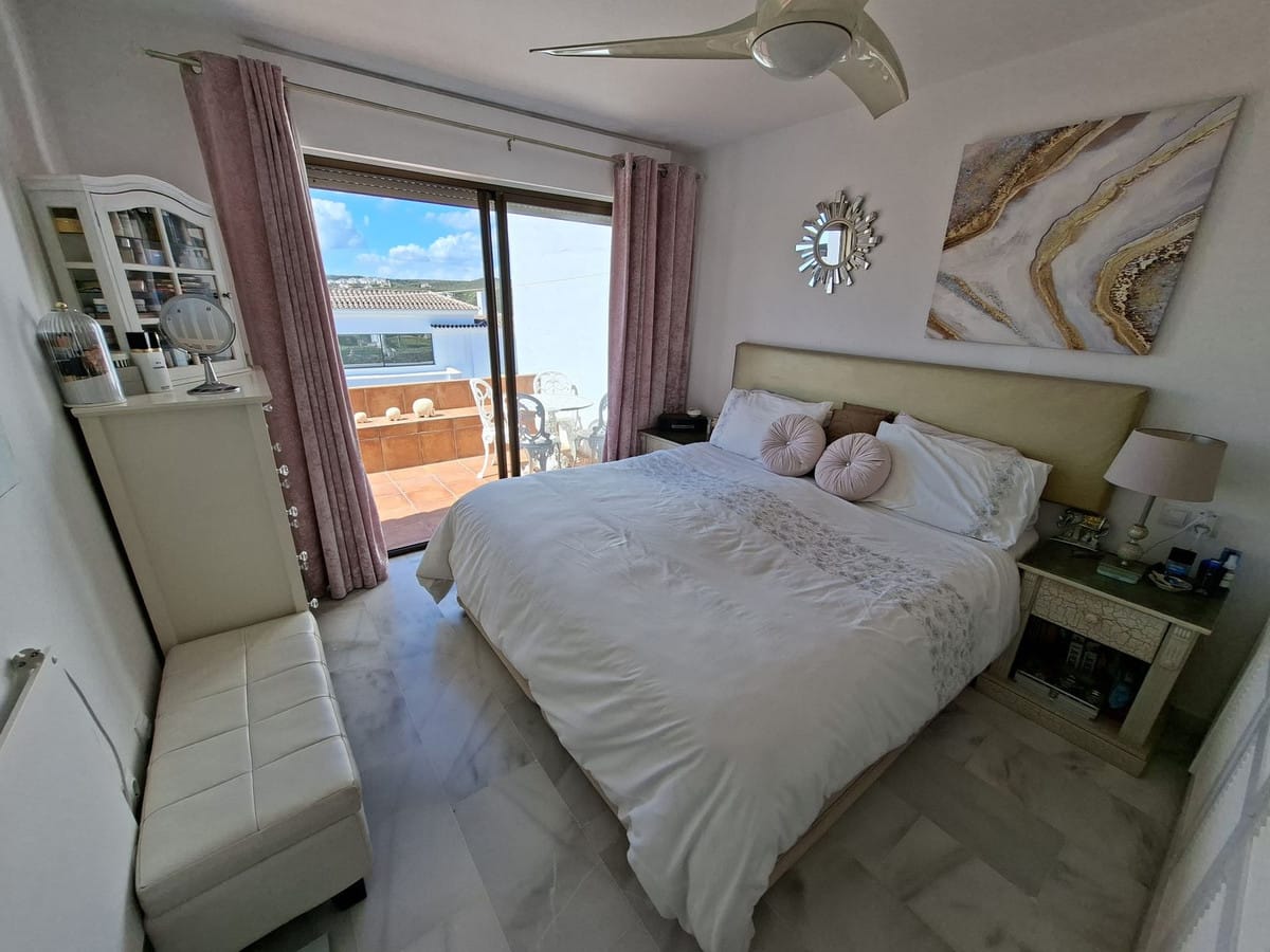 Drie-slaapkamerwoning in La Duquesa in La Duquesa - foto 13