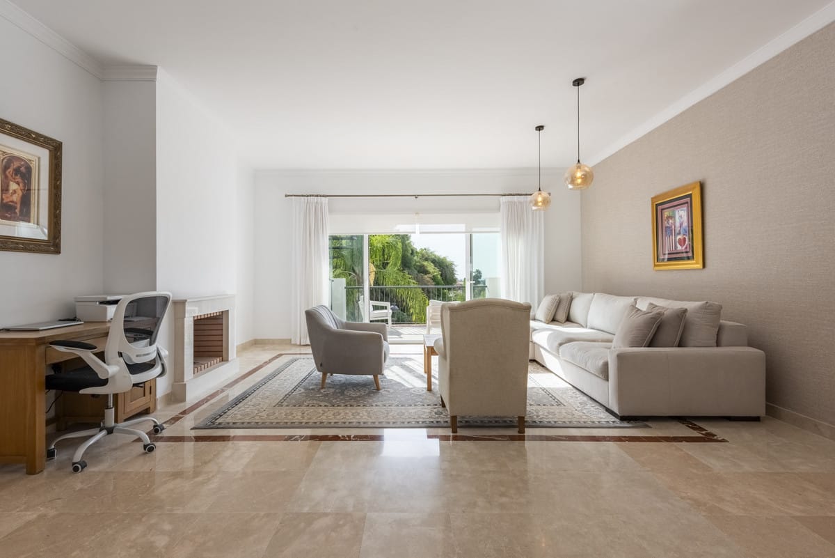 2 bedroom Apartment in Benahavís in Benahavís - foto 6