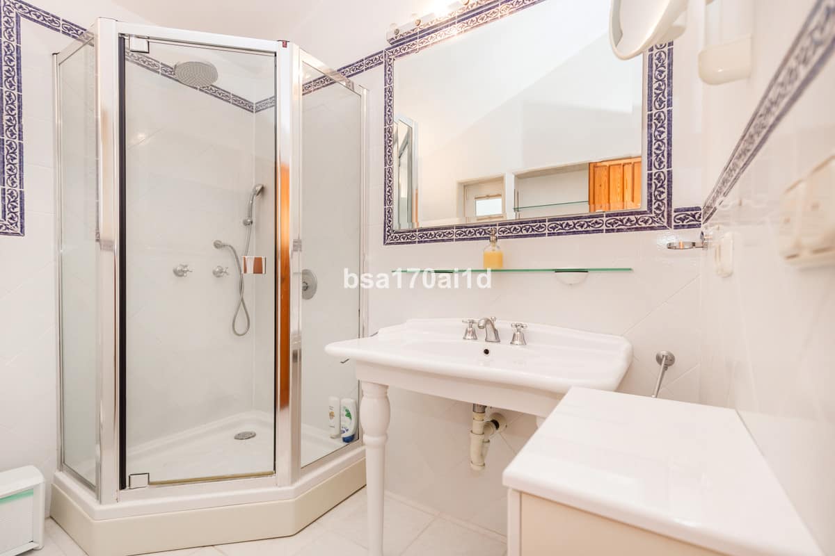 Villa met 5 slaapkamers in Los Monteros in Los Monteros - foto 13