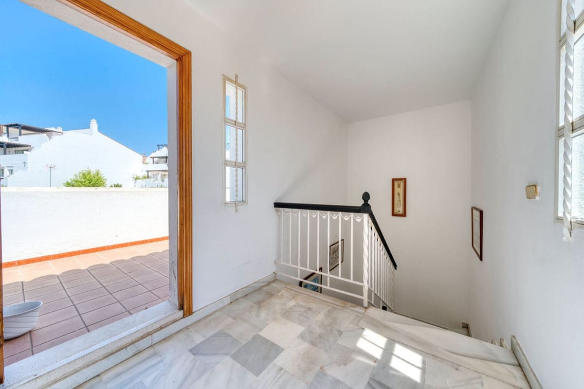 Drie-slaapkamerwoning in Estepona in Estepona - foto 4