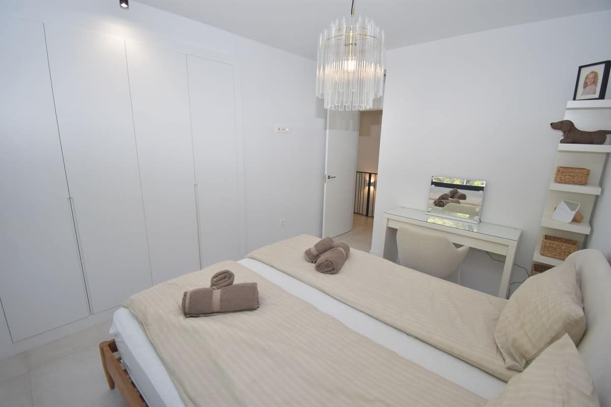 Prachtige 4-slaapkamer rijtjeswoning in Mijas Costa in Mijas Costa - foto 12