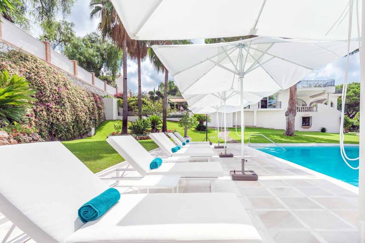 Ruime villa aan de golfbaan (frontline) te koop in Río Real, Marbella in Río Real - foto 5