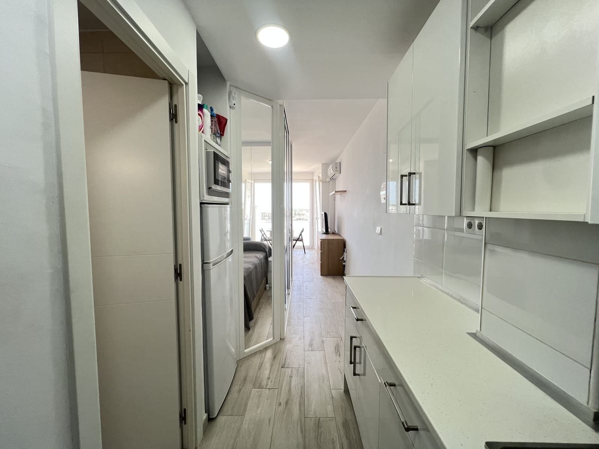 1 bedroom Apartment in Torremolinos in Torremolinos - foto 9
