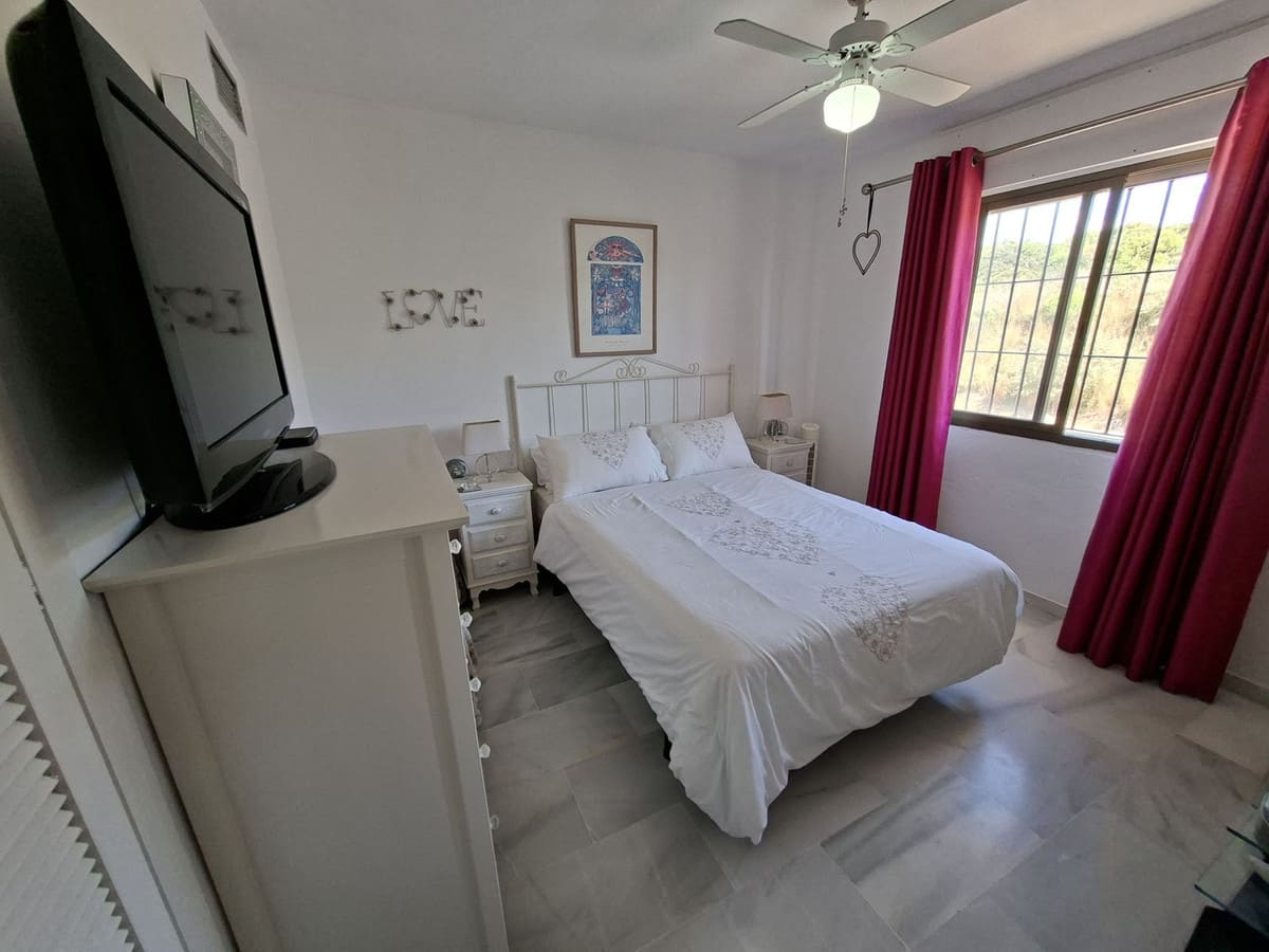 Drie-slaapkamerwoning in La Duquesa in La Duquesa - foto 16