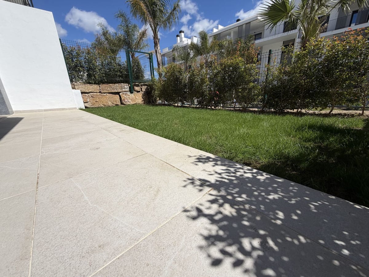 Nieuw 2-slaapkamer appartement in Estepona, op 400 m van het strand in Estepona - foto 19