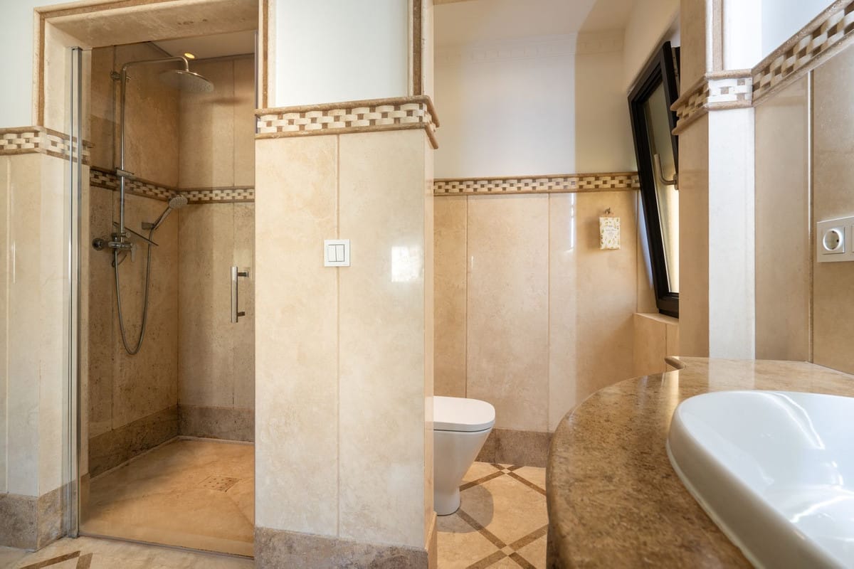 Luxe villa met zeezicht en topfaciliteiten op loopafstand van La Cala de Mijas in La Cala de Mijas - foto 18