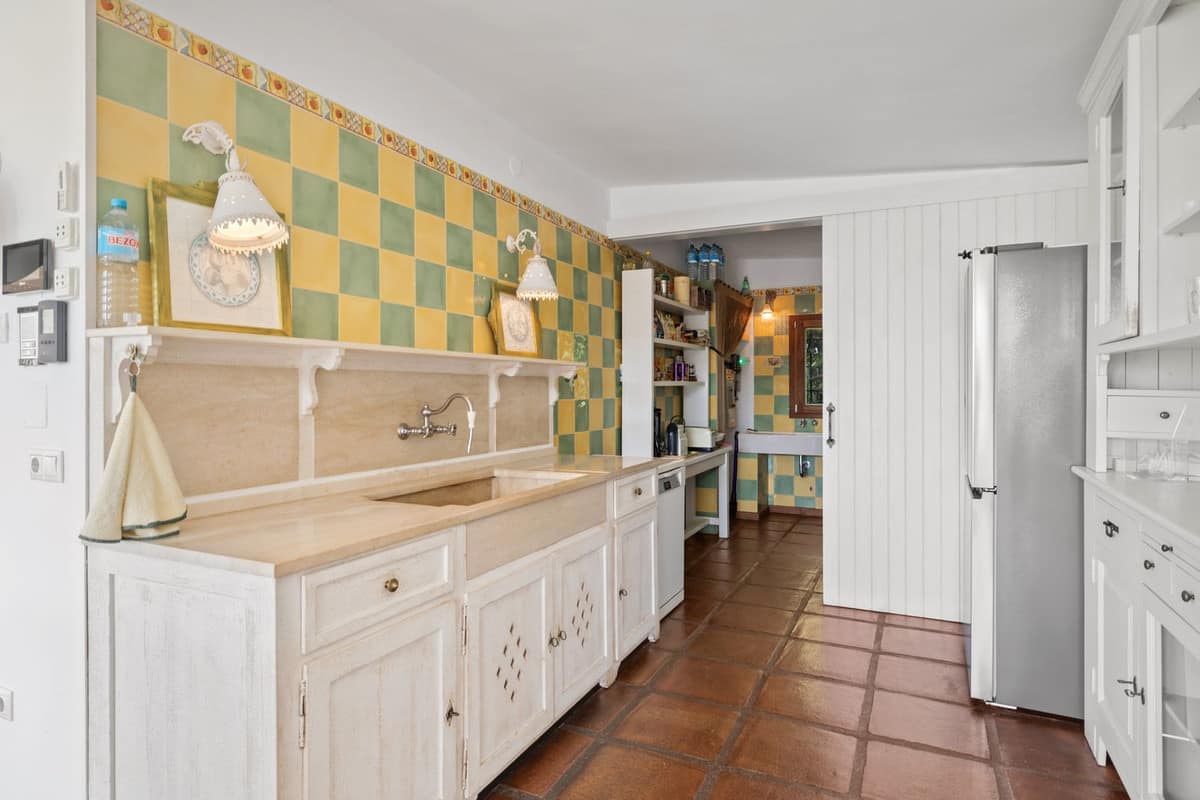 Huis met 6 slaapkamers aan het strand in Marbesa in Marbesa - foto 19