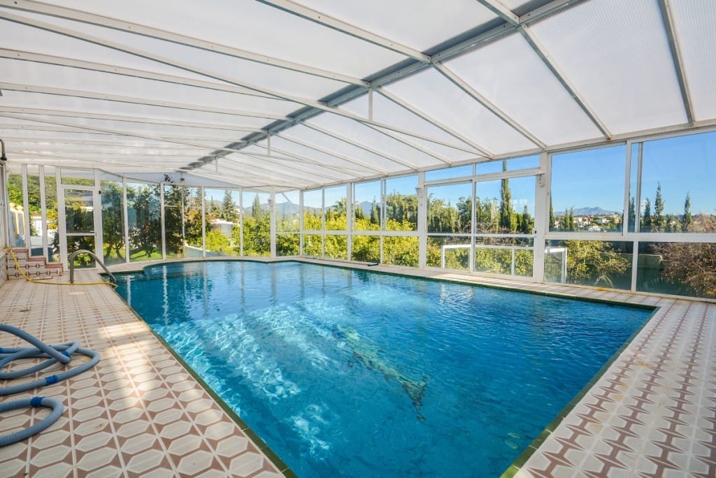 Villa met 8 slaapkamers in Estepona met zelfstandig appartement en stallen in Estepona - foto 5