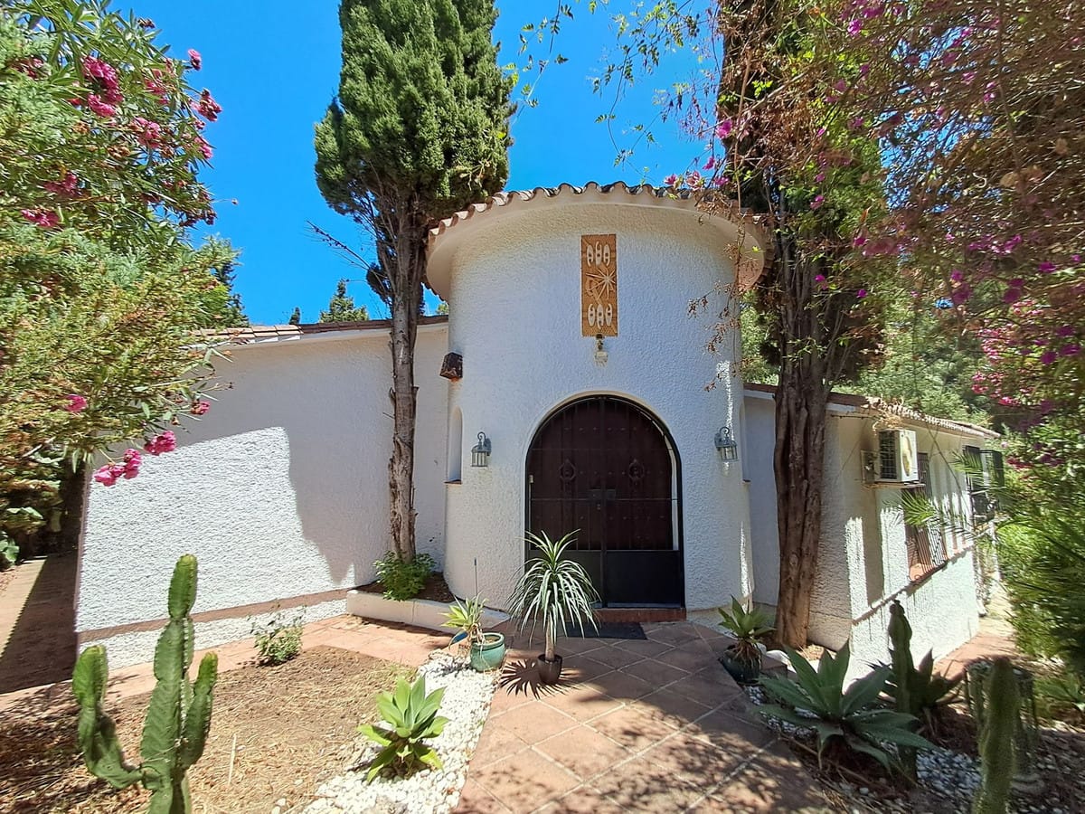 Villa met drie slaapkamers in Calahonda in 36.745261 - foto 9