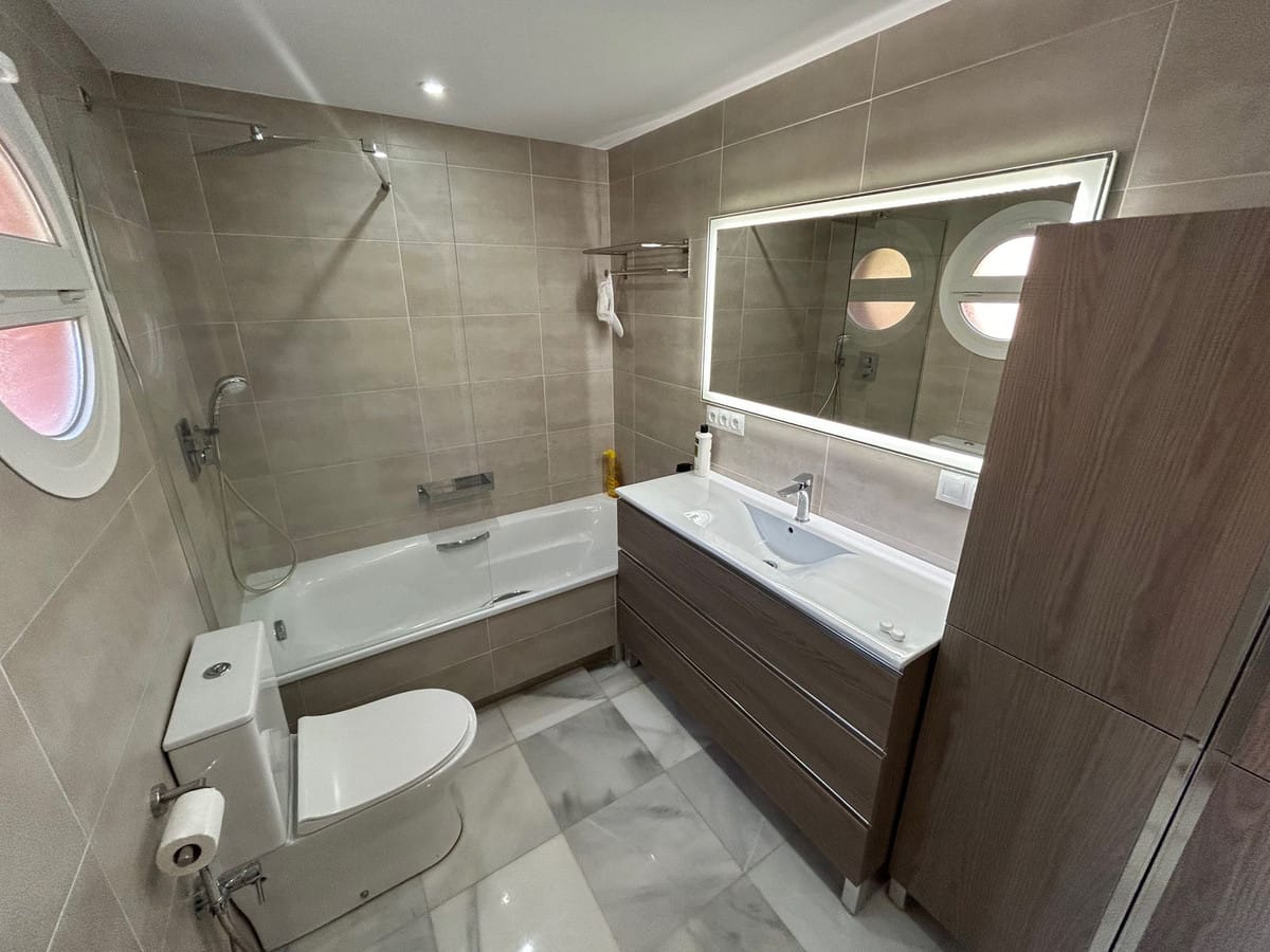 Hoekwoning met grote privétuin in Lomas de Monte Biarritz, Atalaya in Atalaya - foto 19