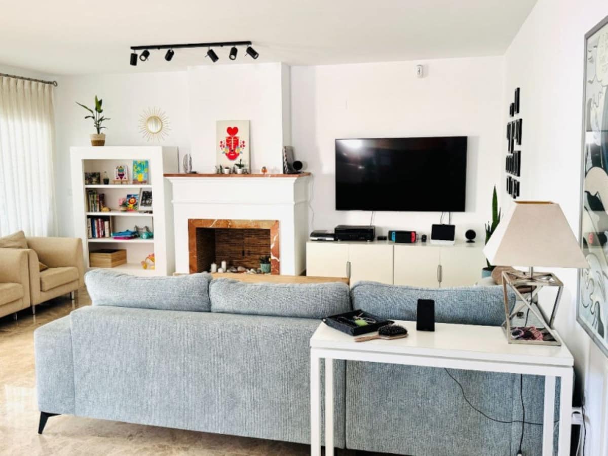 Spectaculair driekamer duplex met 180° zeezicht in Santa Clara Golf, Marbella in Marbella - foto 3