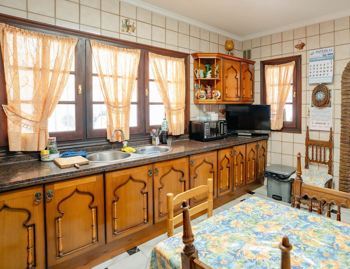 Vrijstaand huis met 5 slaapkamers in Los Pacos in Los Pacos - foto 8