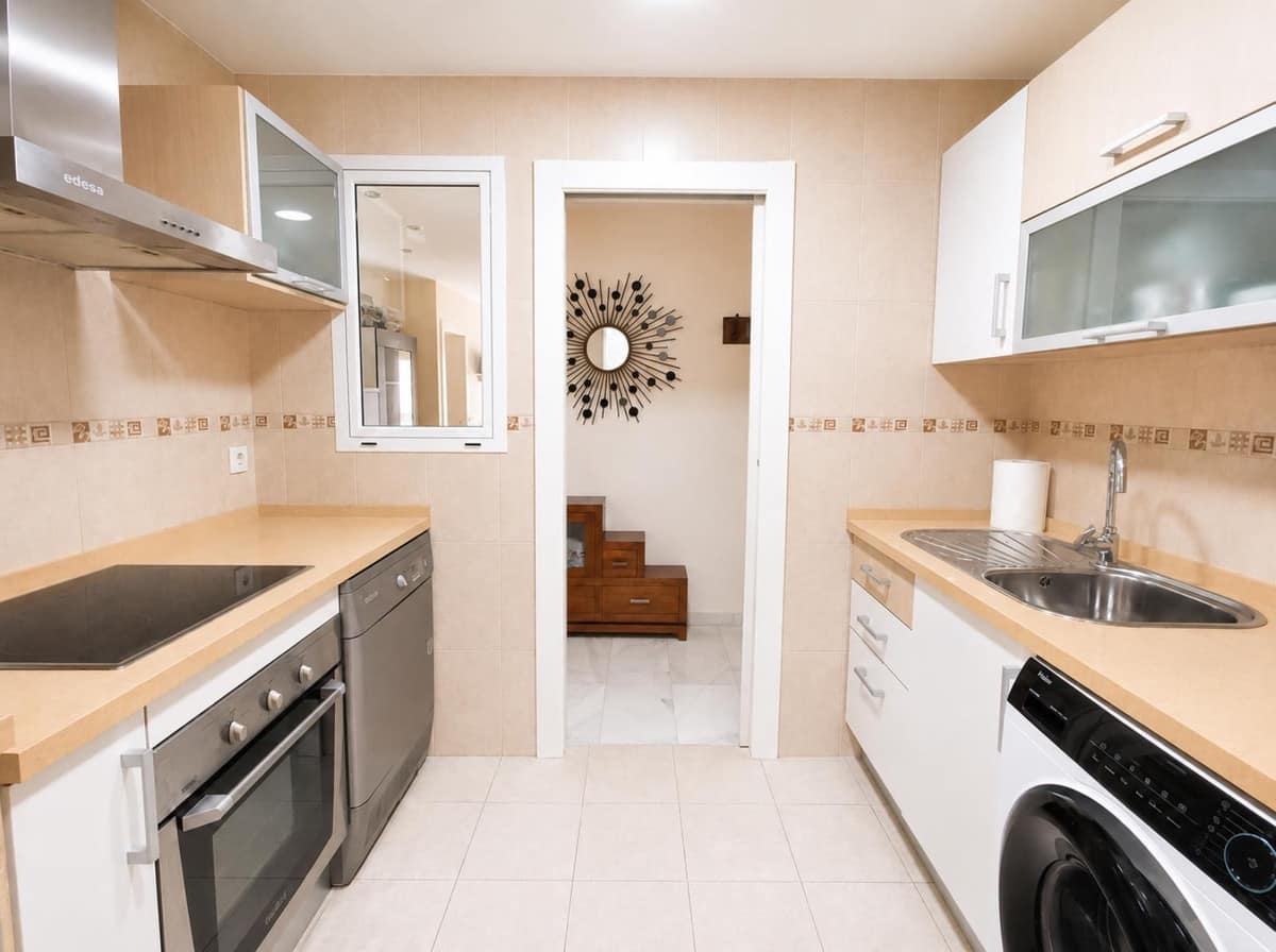 Ruim 3-slaapkamer appartement op de eerste verdieping met lift in Bailén Miraflores in Bailen Miraflores - foto 5