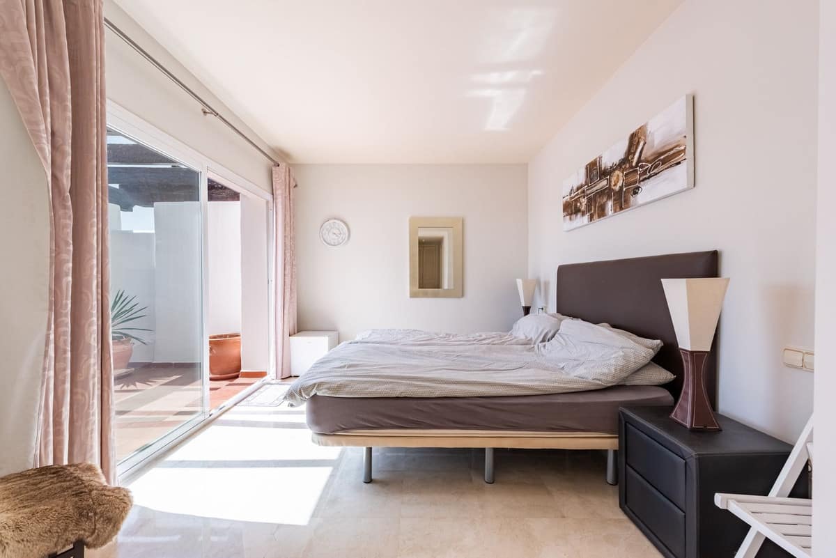 Drie-slaapkamer penthouse in Atalaya in Atalaya - foto 11