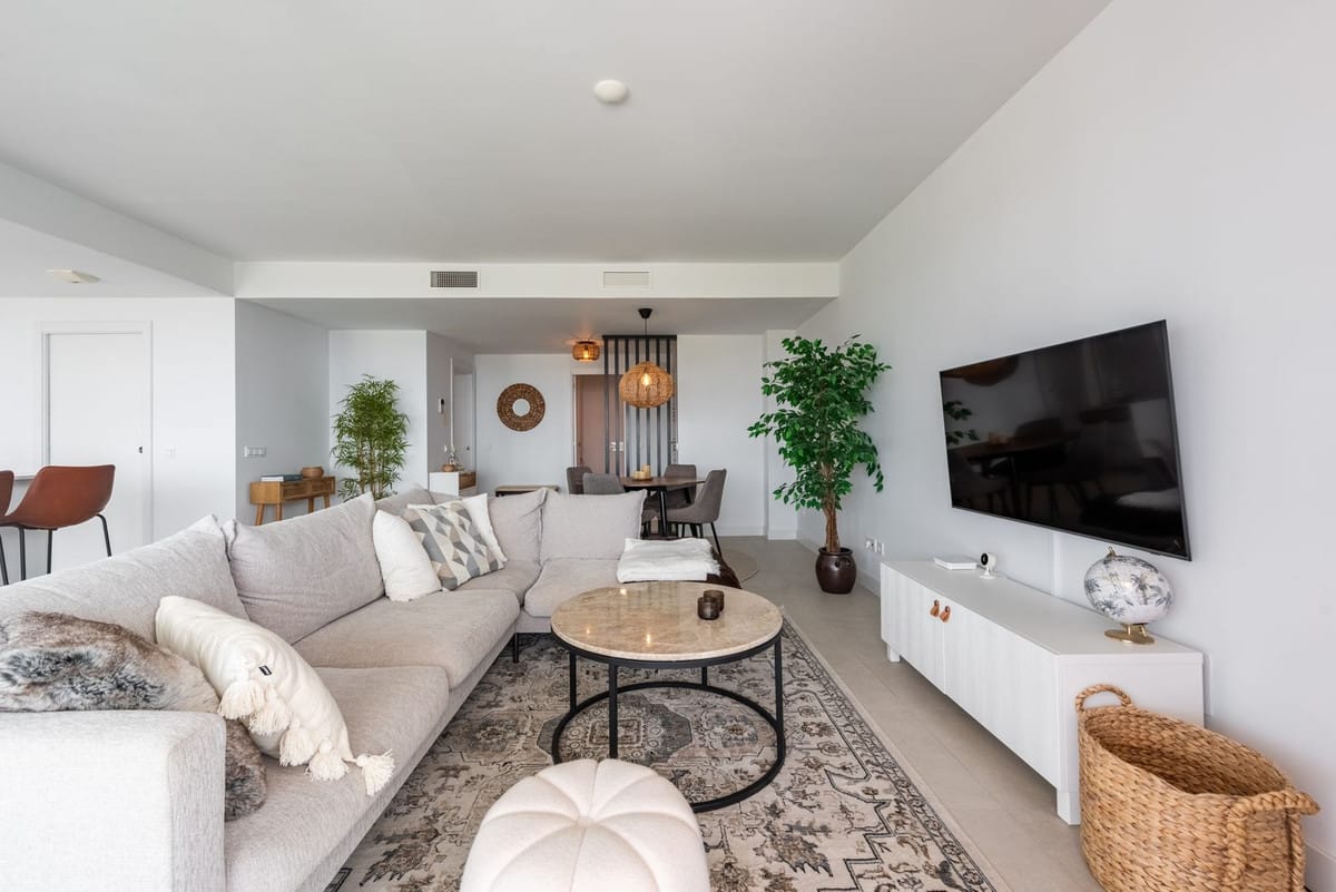 Vier-slaapkamerappartement met panoramisch zeezicht in Estepona in Estepona - foto 13
