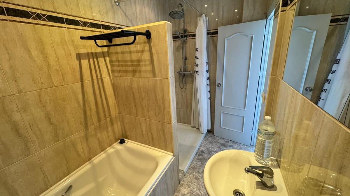 Drie-slaapkamerappartement in Estepona in Estepona - foto 12