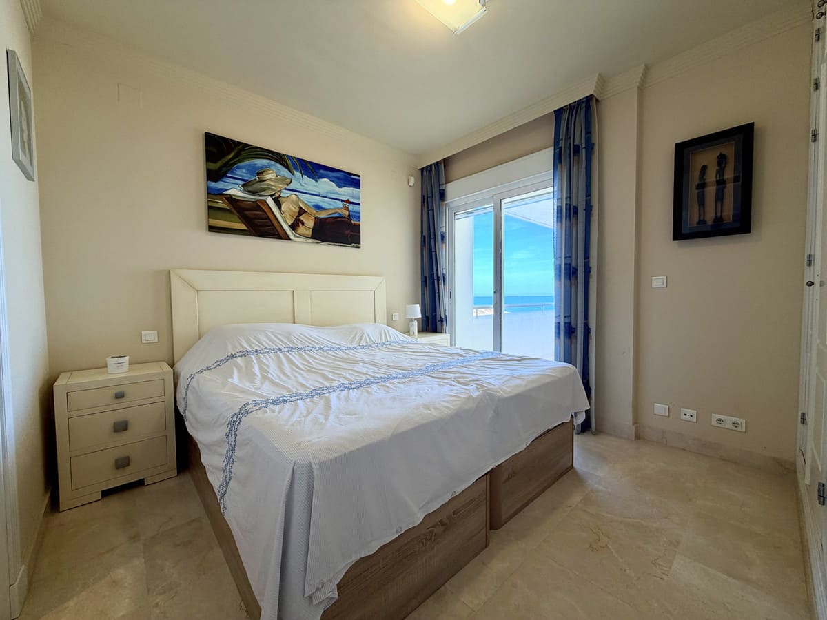 Appartement met 2 slaapkamers aan het strand in Estepona in Estepona - foto 9