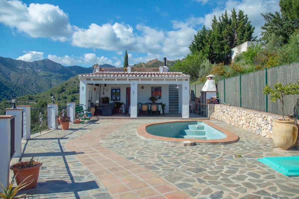 Rustiek charme en adembenemend uitzicht: villa met zwembad in het platteland van Frigiliana in Frigiliana - foto 14