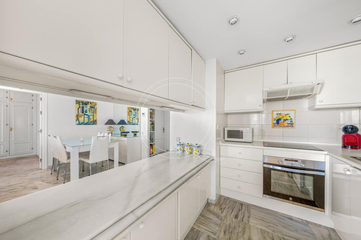 Drie-slaapkamer-appartement aan het strand in Estepona in Estepona - foto 12