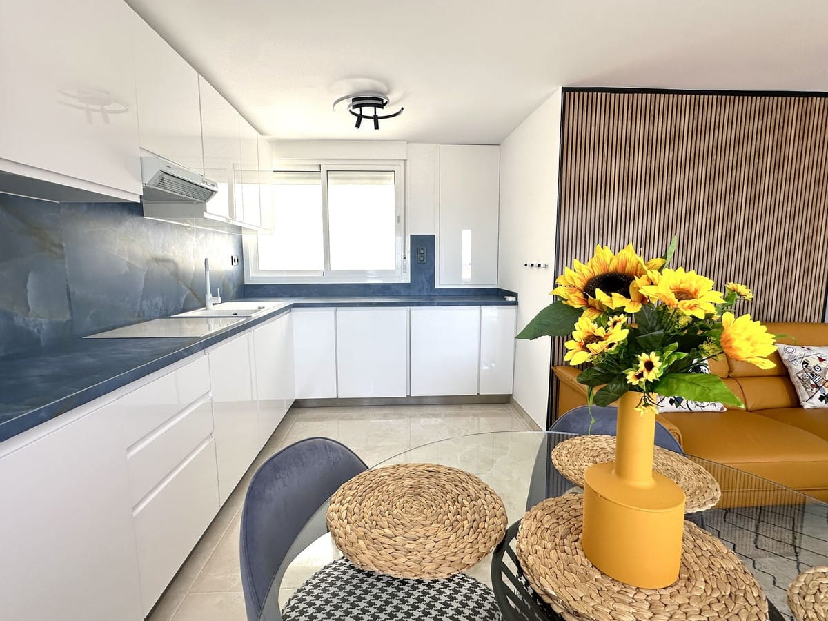 Nieuw gerenoveerd 2-slaapkamer appartement met zeezicht in La Cala de Mijas – 500 m van strand in La Cala de Mijas - foto 3