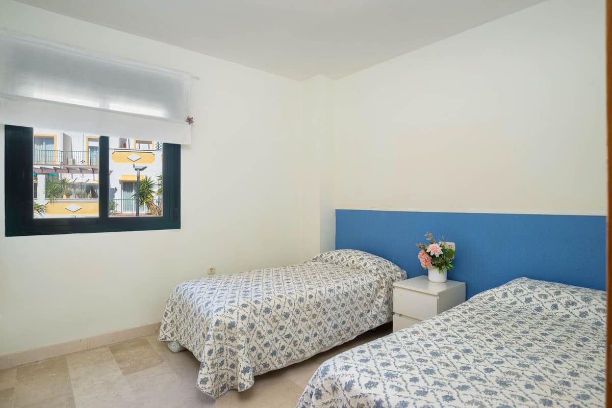 2 bedroom Apartment in Marbesa in Marbesa - foto 12