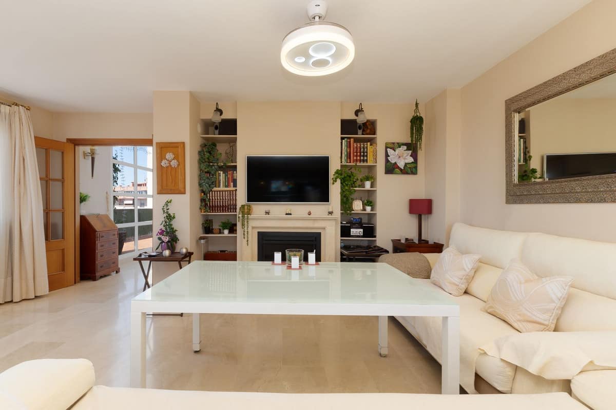 3 bedroom Apartment in Estepona in Estepona - foto 4