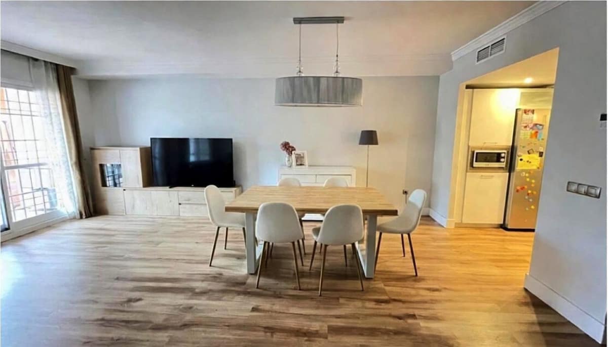 Ruime 4-slaapkamer stadswoning met privégarage en lift in Marbella in Marbella - foto 4