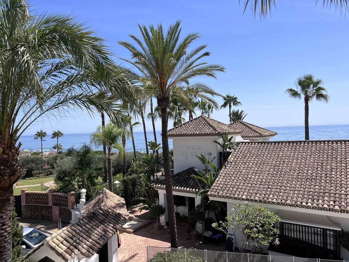 4-slaapkamer villa in Bahía de Marbella met zeezicht in Bahía de Marbella - foto 9