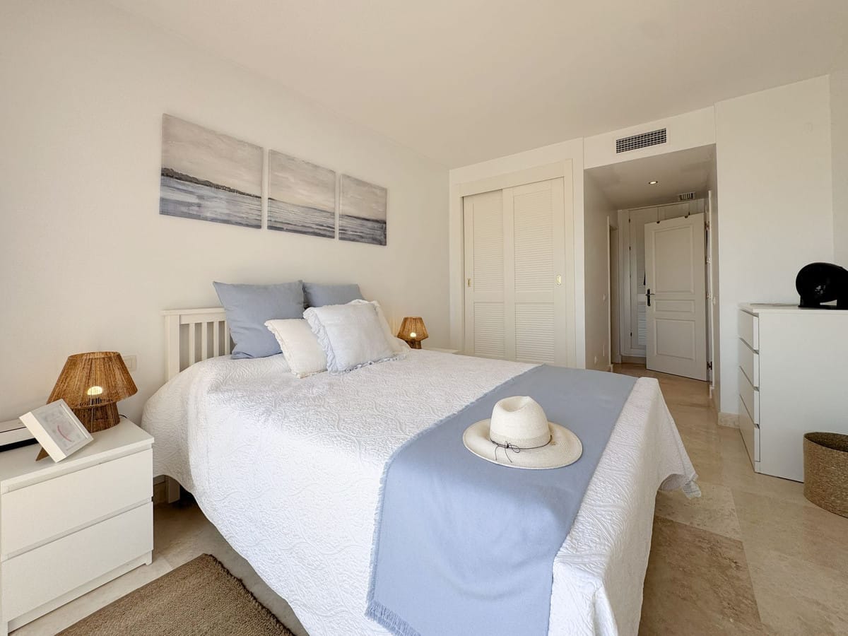 Enige vier-slaapkamer duplex penthouse in de urbanisatie van Mijas Golf - foto 18
