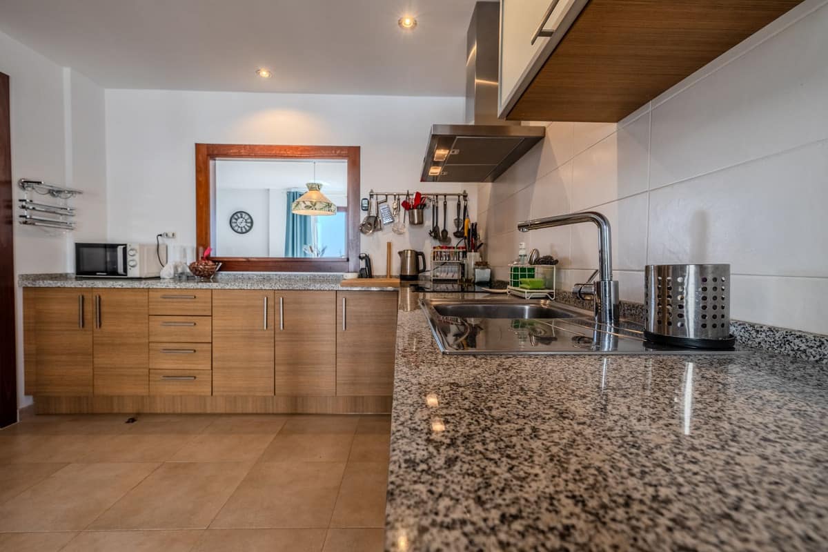 2-slaapkamer duplex-penthouse in Altos de Los Monteros in Altos de los Monteros - foto 17