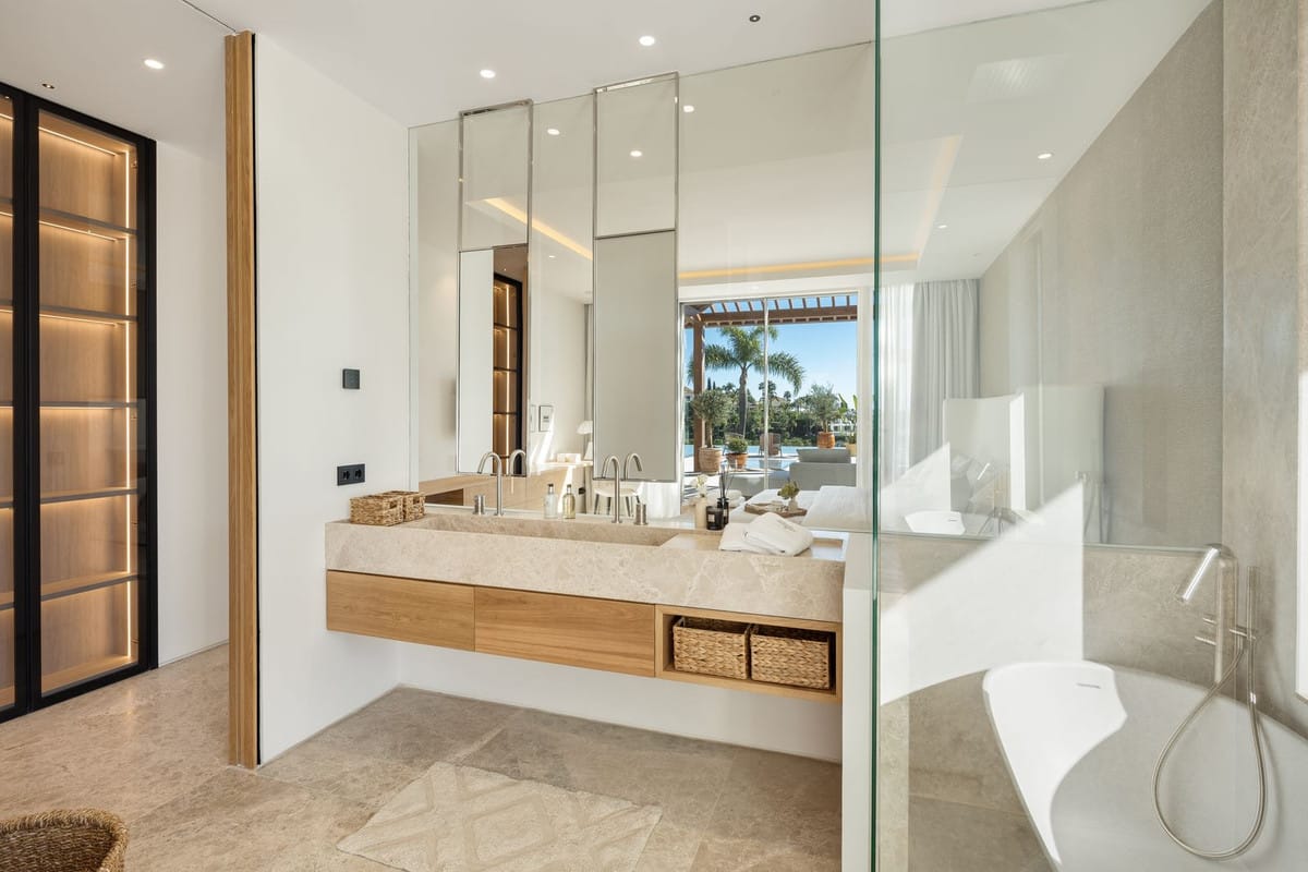 6-slaapkamer villa aan frontline golf in Nueva Andalucía in Nueva Andalucía - foto 17