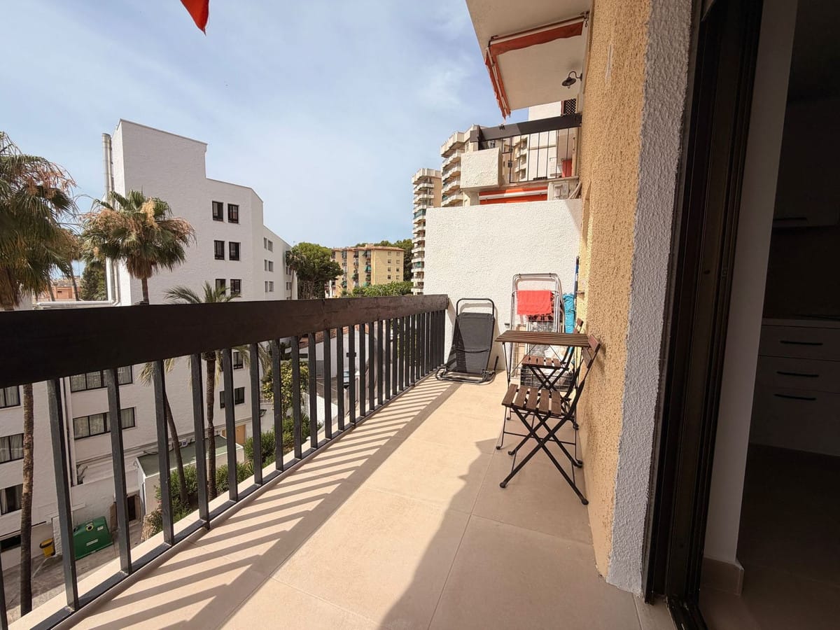 2 bedroom Apartment in Torremolinos in Torremolinos - foto 2