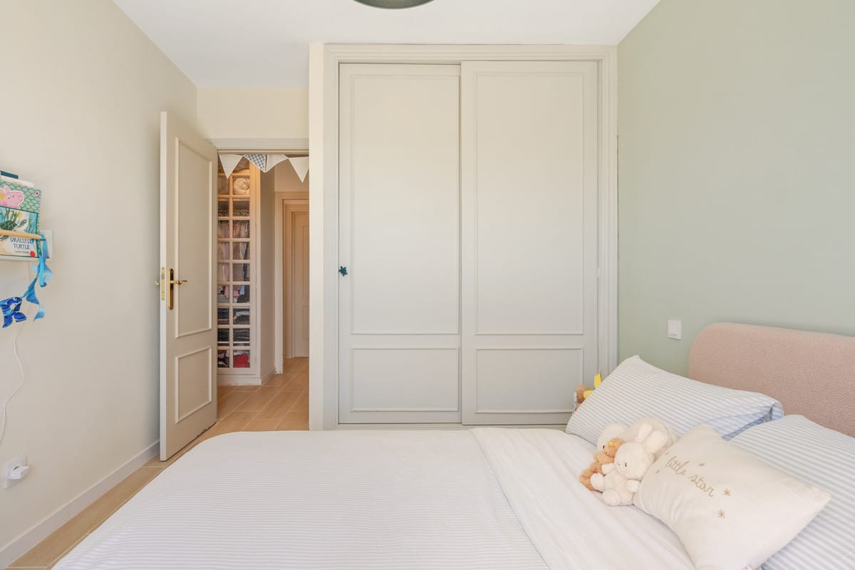 Drie slaapkamers stadswoning met privé-tuin in Nueva Atalaya, Estepona in Estepona - foto 14