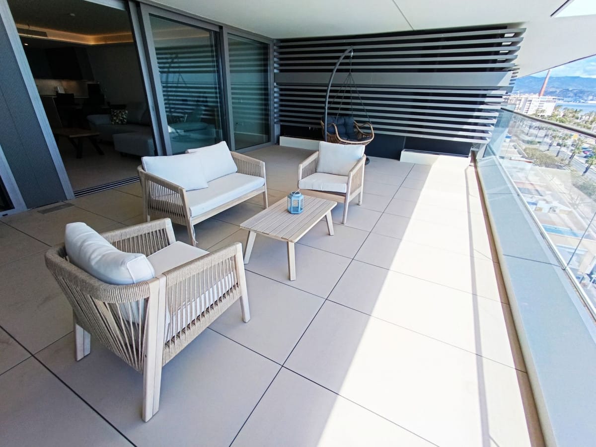 3 bedroom Apartment in Málaga in Málaga - foto 8