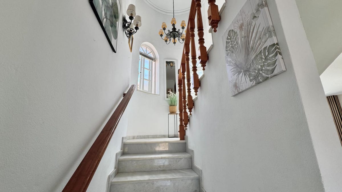 Vrijstaande villa met 5 slaapkamers in Alhaurín de la Torre in Alhaurín de la Torre - foto 19