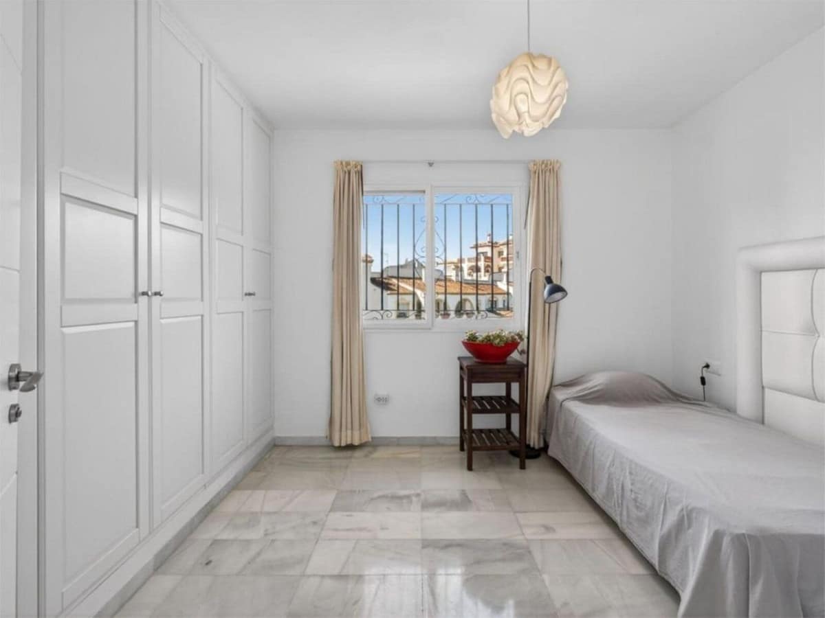 3-slaapkamer tussenwoning in Calahonda, Málaga in Calahonda - foto 14
