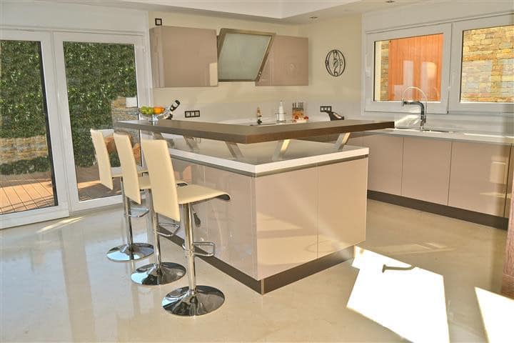 Vijf-slaapkamer villa in La Duquesa in La Duquesa - foto 19