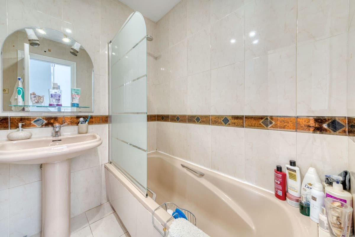 Drie-slaapkamerwoning in Estepona in Estepona - foto 14