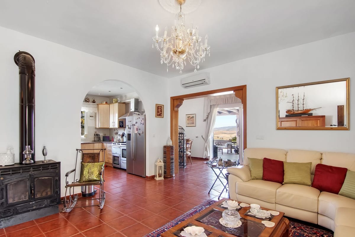 Finca met 3 slaapkamers in Guaro, Málaga in Guaro - foto 14