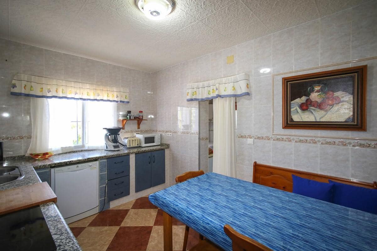 Drie woningen op één perceel in Alhaurín de la Torre – 5 slaapkamers, 4 badkamers in Alhaurín de la Torre - foto 11