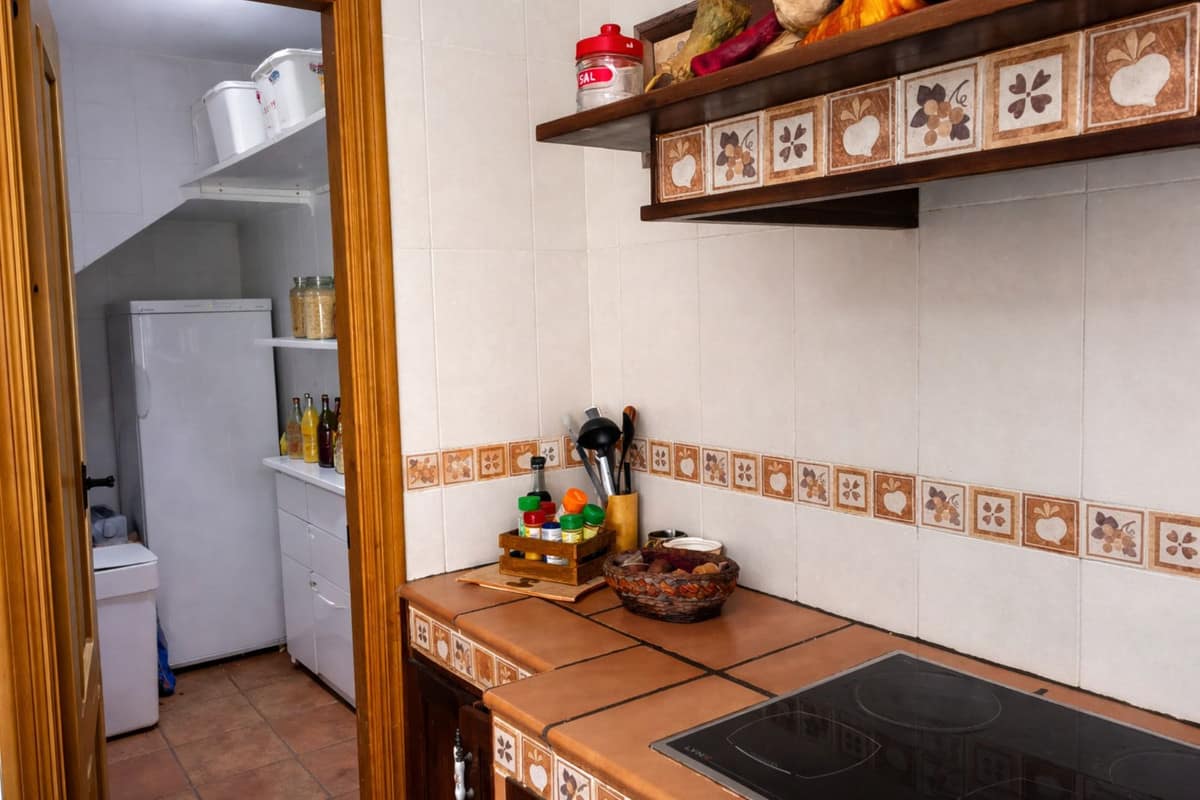 Rijwoning in rustieke stijl met 3 slaapkamers in San Roque in San Roque - foto 12