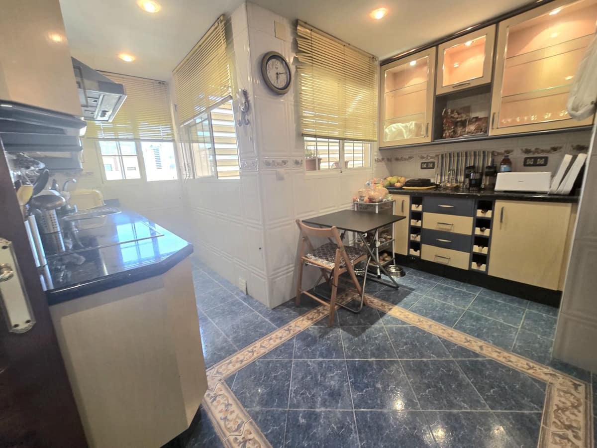 Appartement met 4 slaapkamers in Málaga Centro in Málaga Centro - foto 10