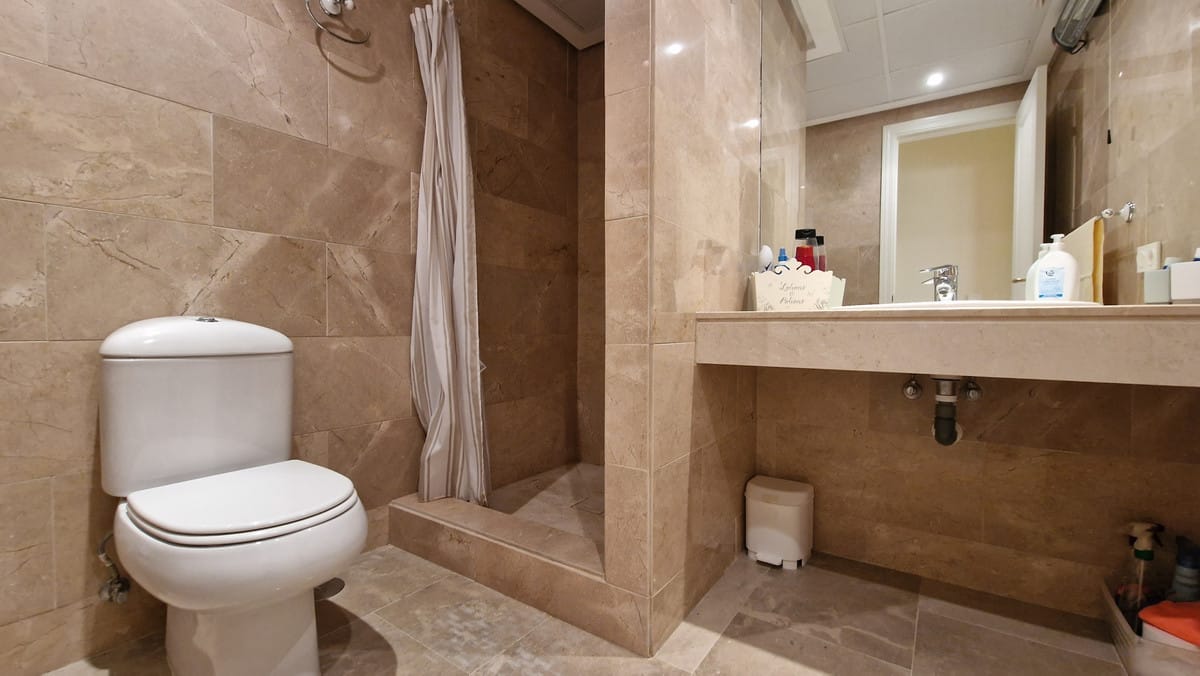 Appartement met drie slaapkamers in La Duquesa in La Duquesa - foto 6