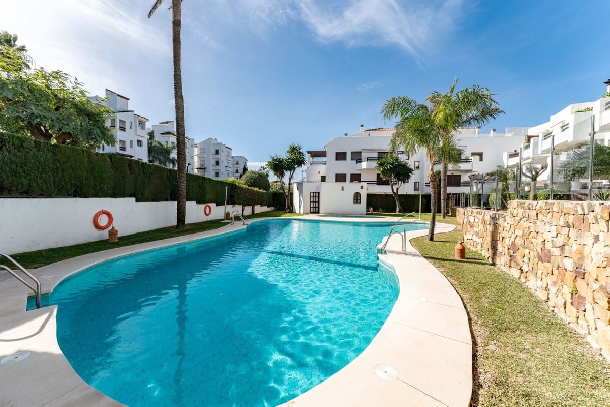 Drie-slaapkamerappartement in Estepona in Estepona - foto 2