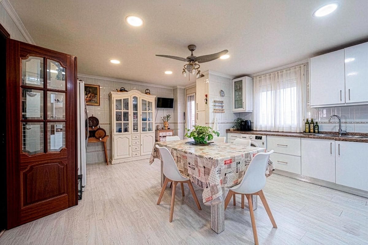 4-slaapkamer appartement in Málaga, Victoria Eugenia in Málaga - foto 3