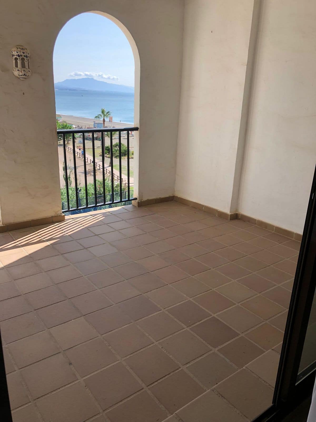 3-slaapkamer appartement aan de eerste lijn strand in La Duquesa in La Duquesa - foto 6