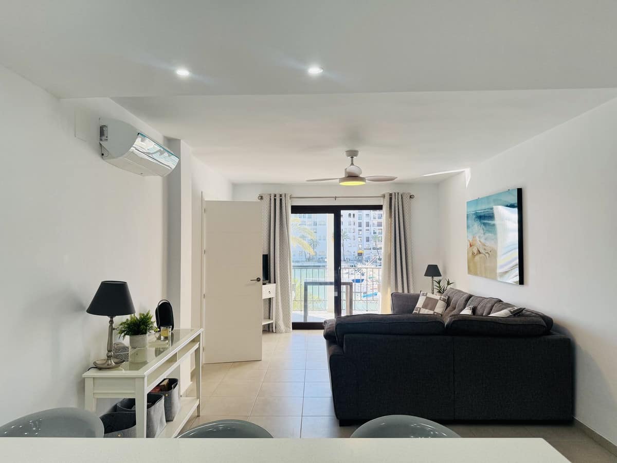 2-slaapkamer appartement aan de frontlinie in La Duquesa Marina in La Duquesa - foto 8