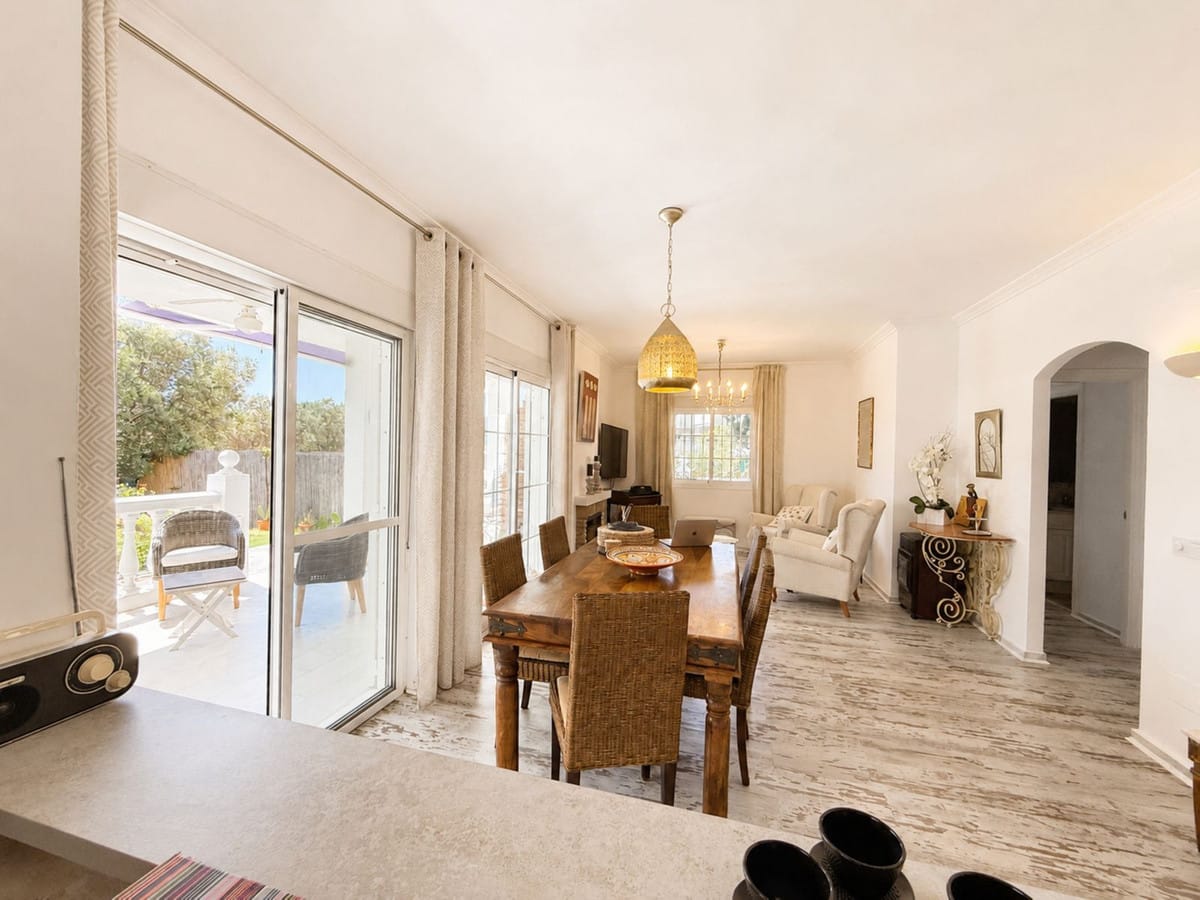 Gelijkvloers appartement met privéterras en tuin aan Estepona Golf in Estepona - foto 3